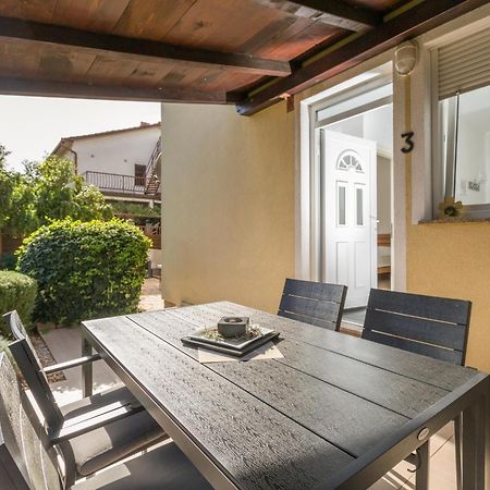 Trbovic Apartments Peaceful Stay With Free Parking, Pet-Friendly, And Bike Storage In Умаг Экстерьер фото