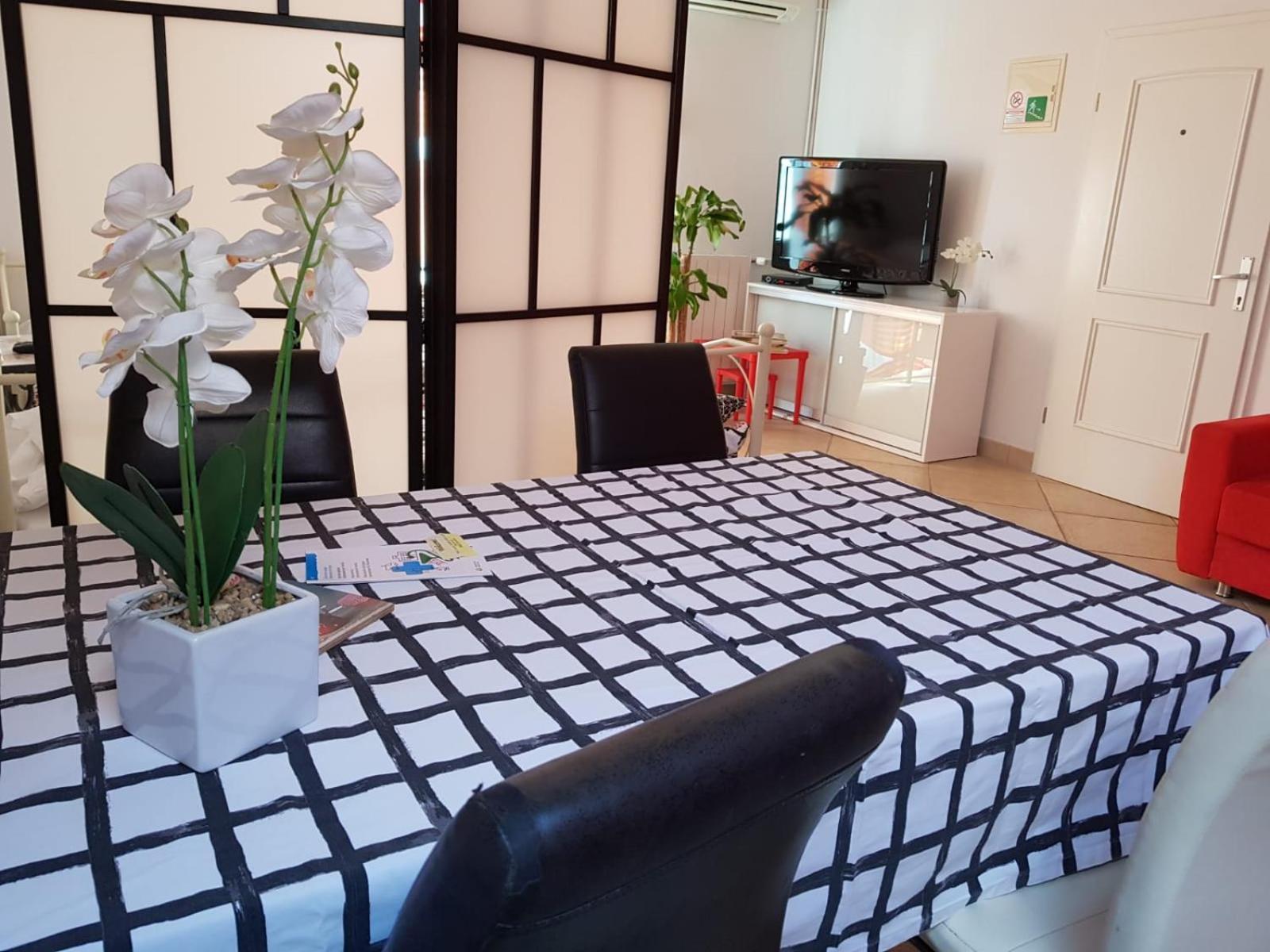 Trbovic Apartments Peaceful Stay With Free Parking, Pet-Friendly, And Bike Storage In Умаг Экстерьер фото