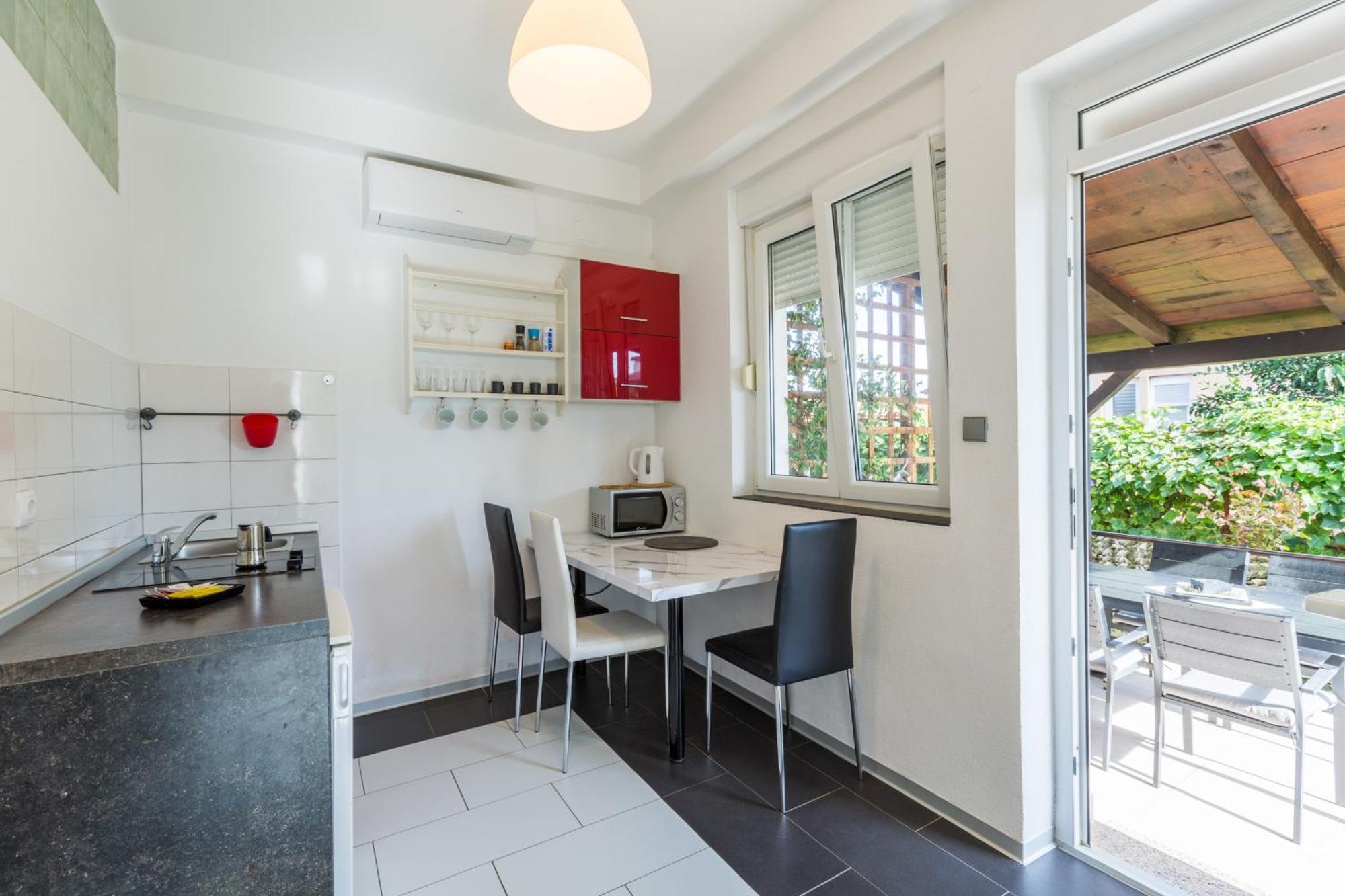 Trbovic Apartments Peaceful Stay With Free Parking, Pet-Friendly, And Bike Storage In Умаг Экстерьер фото