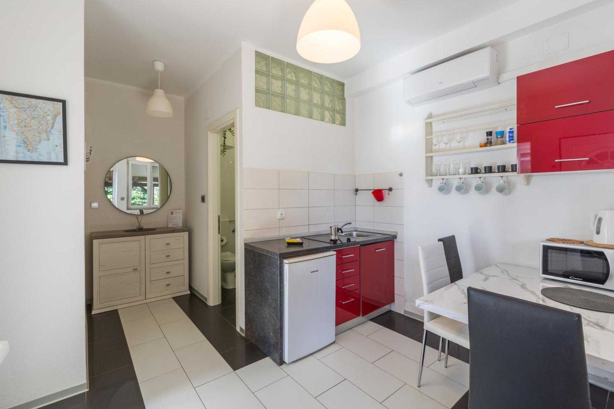 Trbovic Apartments Peaceful Stay With Free Parking, Pet-Friendly, And Bike Storage In Умаг Экстерьер фото