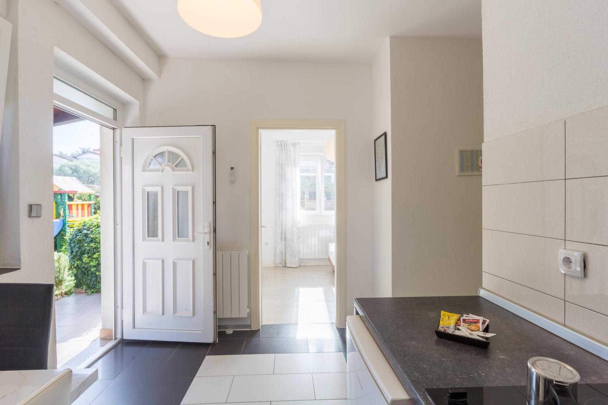 Trbovic Apartments Peaceful Stay With Free Parking, Pet-Friendly, And Bike Storage In Умаг Экстерьер фото