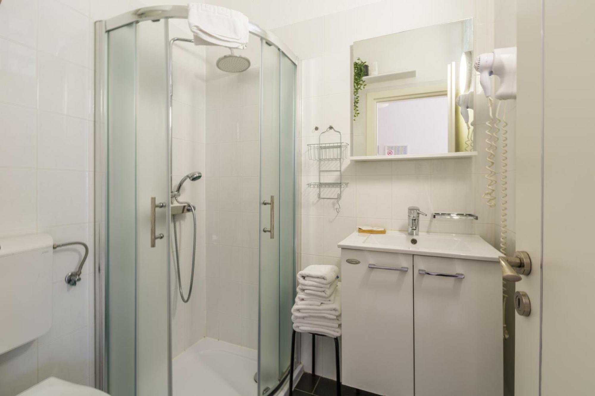 Trbovic Apartments Peaceful Stay With Free Parking, Pet-Friendly, And Bike Storage In Умаг Экстерьер фото