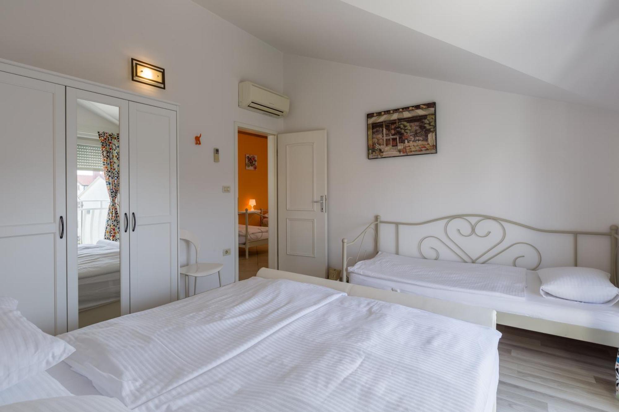 Trbovic Apartments Peaceful Stay With Free Parking, Pet-Friendly, And Bike Storage In Умаг Экстерьер фото