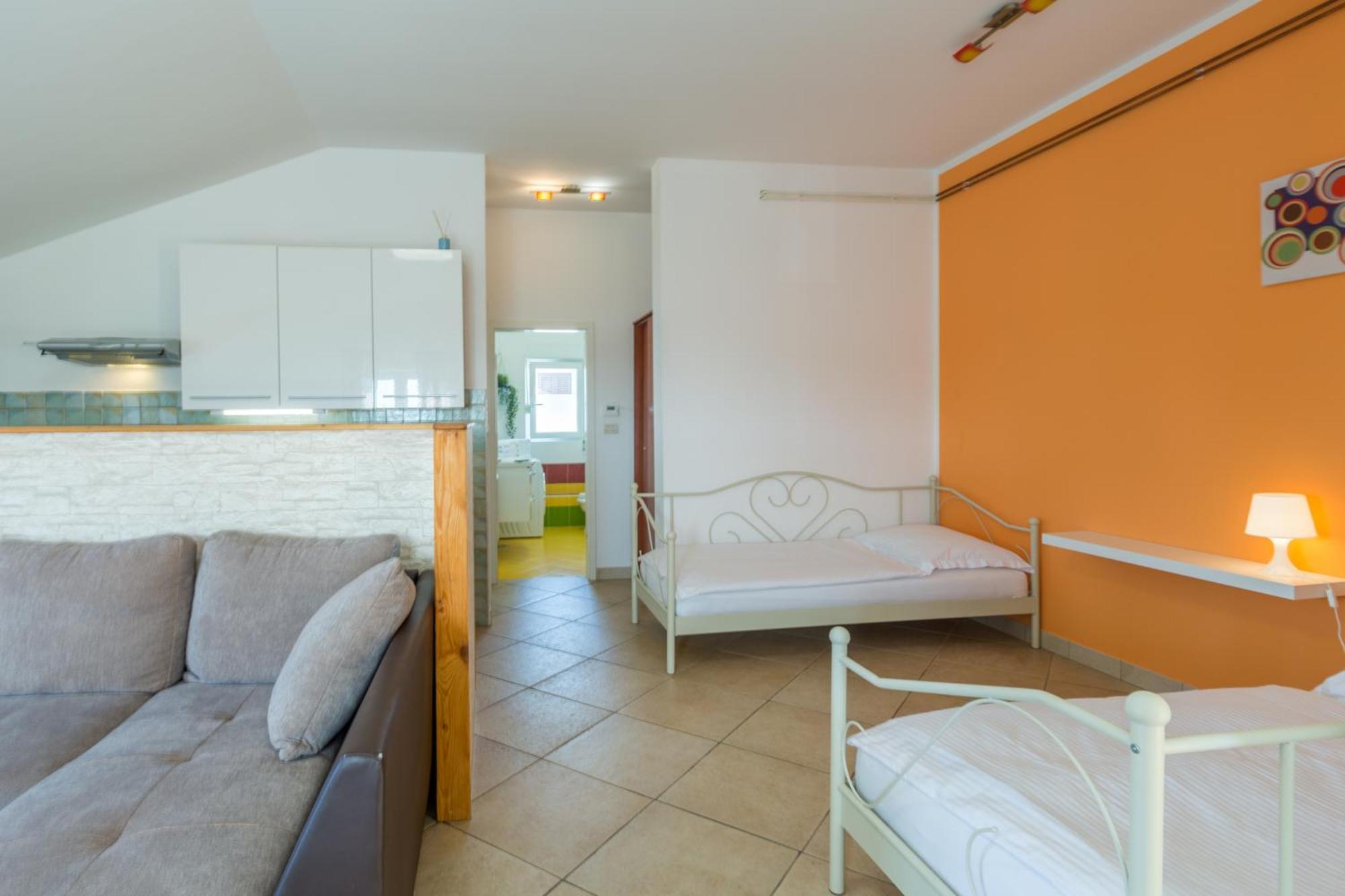 Trbovic Apartments Peaceful Stay With Free Parking, Pet-Friendly, And Bike Storage In Умаг Экстерьер фото