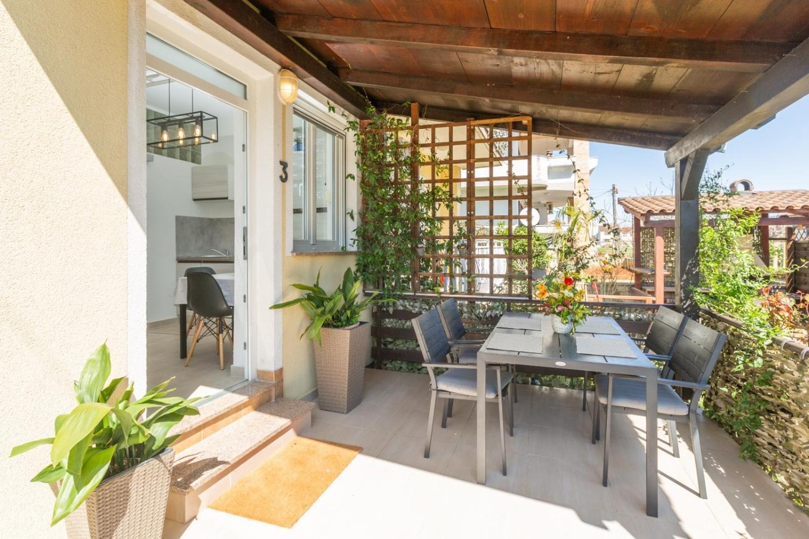 Trbovic Apartments Peaceful Stay With Free Parking, Pet-Friendly, And Bike Storage In Умаг Экстерьер фото