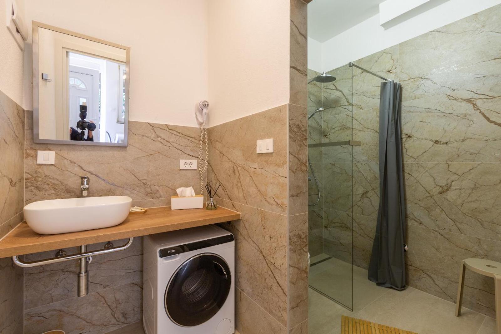 Trbovic Apartments Peaceful Stay With Free Parking, Pet-Friendly, And Bike Storage In Умаг Экстерьер фото